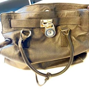 Black Michael Kors Shoulder bag.